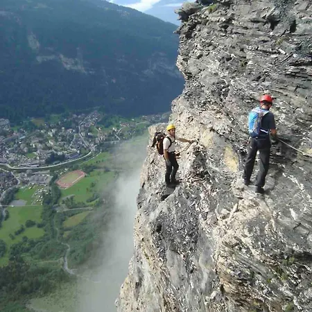 Proche Du Telecabine Gemmi Et Sport Arena Daire